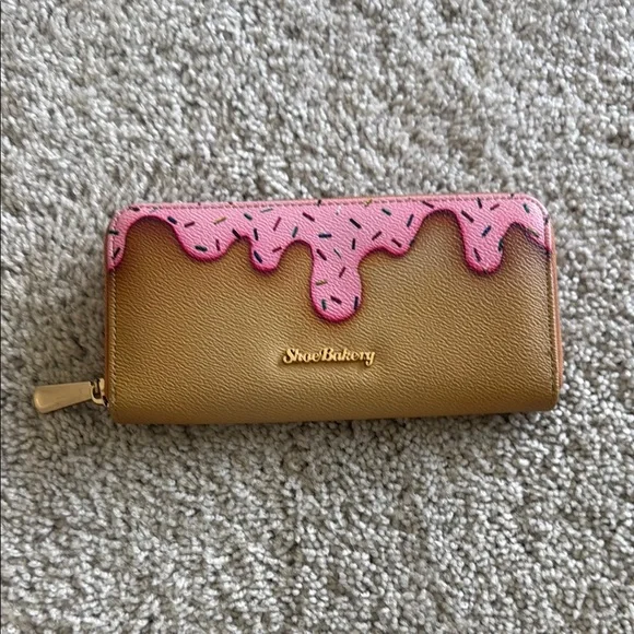 NWOT Pink and Brown ShoeBakery Wallet - Picture 1 of 4